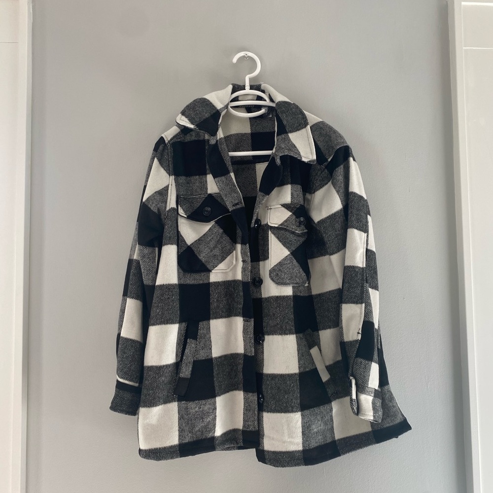 BLACK&WHITE BUTTON UP “SHACKET”